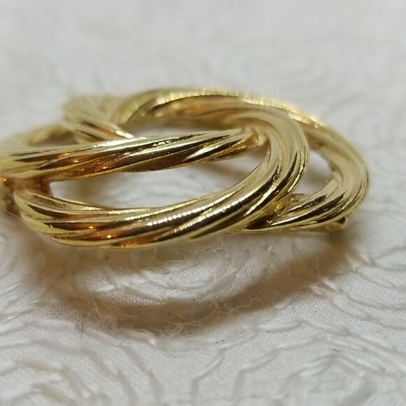 Monet Swirl Brooch Pin Open Gold Tone Circle - Picture 5 of 9